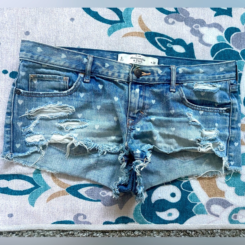 Abercrombie & Fitch size 6 shorts